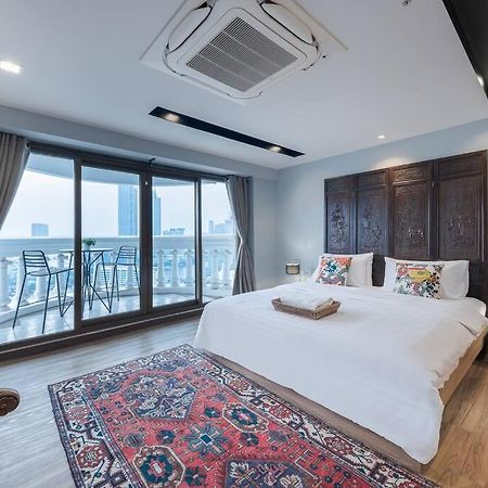 Central Bangkok, 5 Stars River View & Characteristic Decor Exterior photo