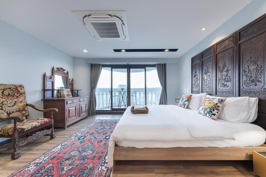Central Bangkok, 5 Stars River View & Characteristic Decor Exterior photo