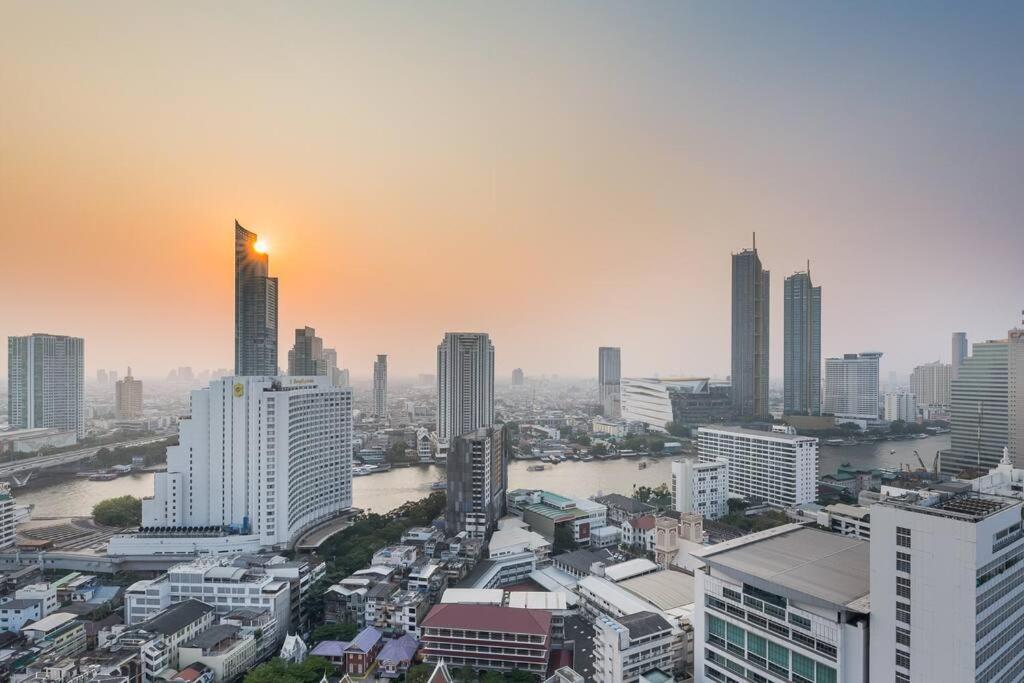Central Bangkok, 5 Stars River View & Characteristic Decor Exterior photo